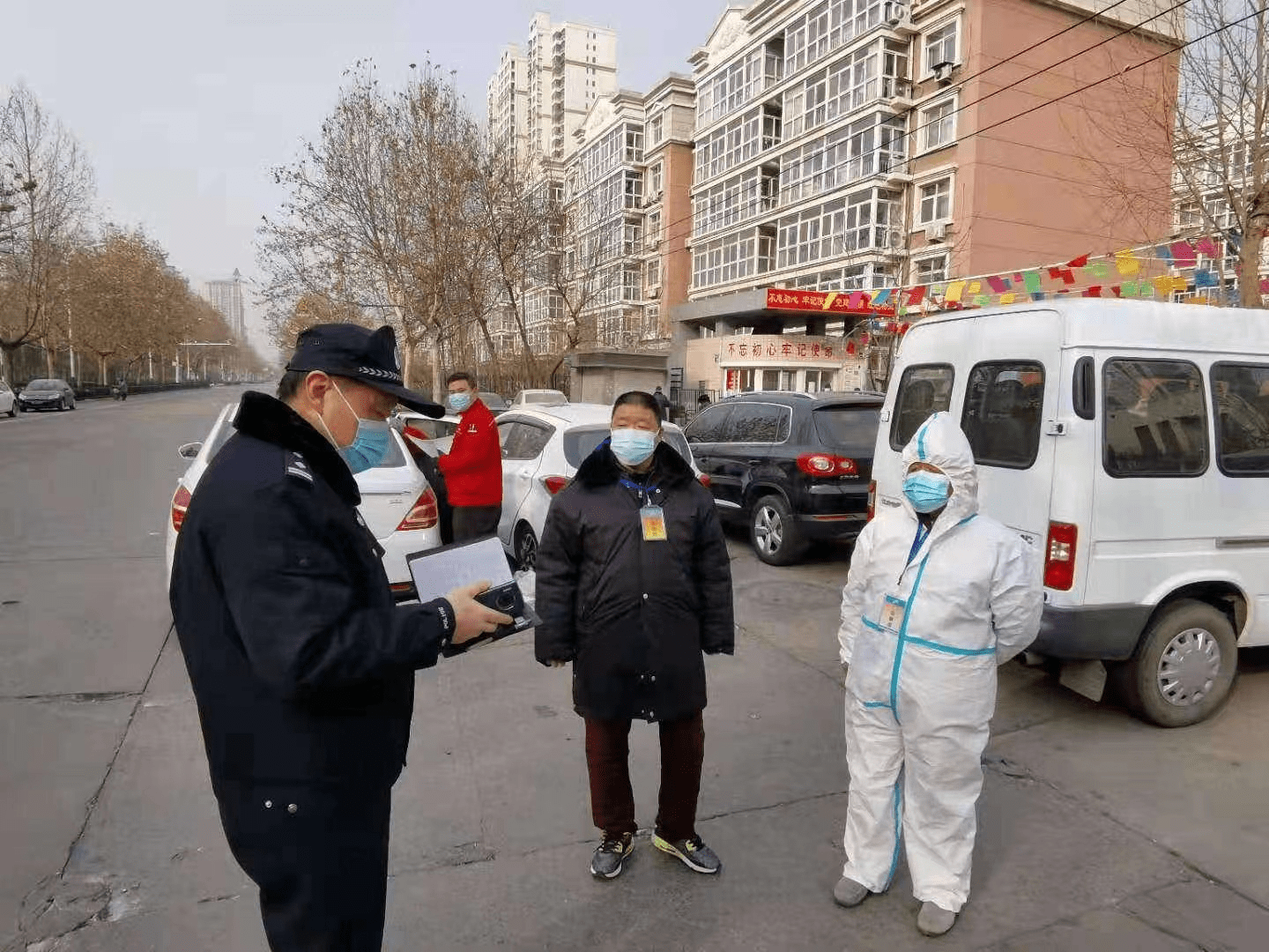 “上海分区封控核检公交地铁停运” 上海地铁解封了没有？-第3张图片