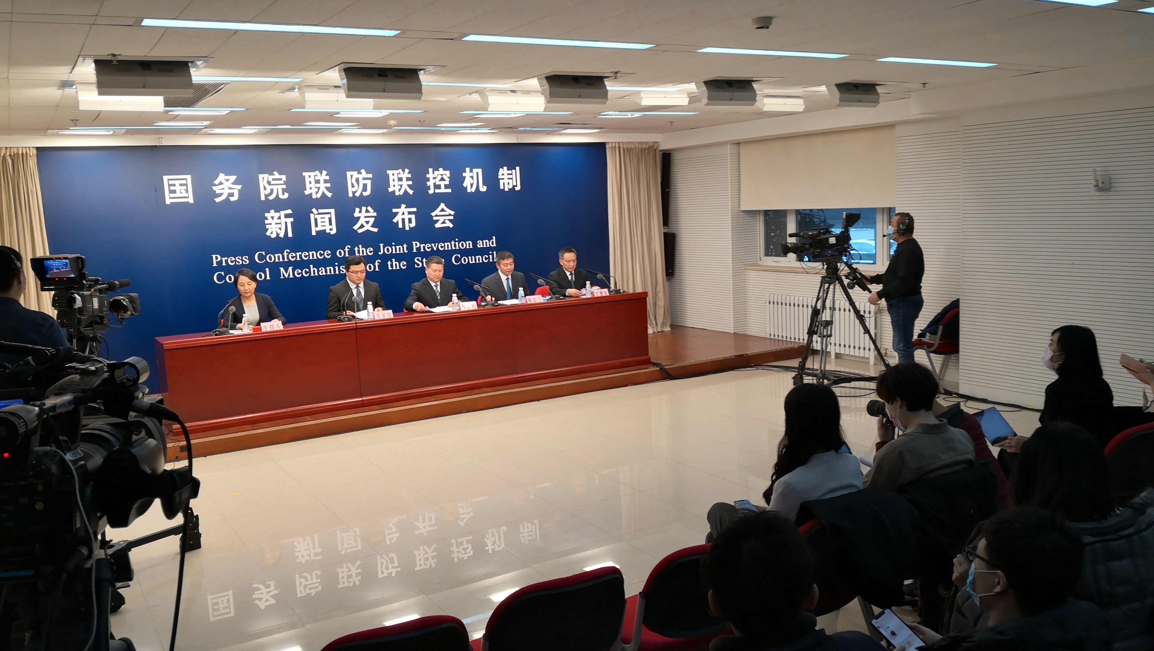 石景山疑似病例已送医〃北京石景山发现一例疑似病例-第1张图片